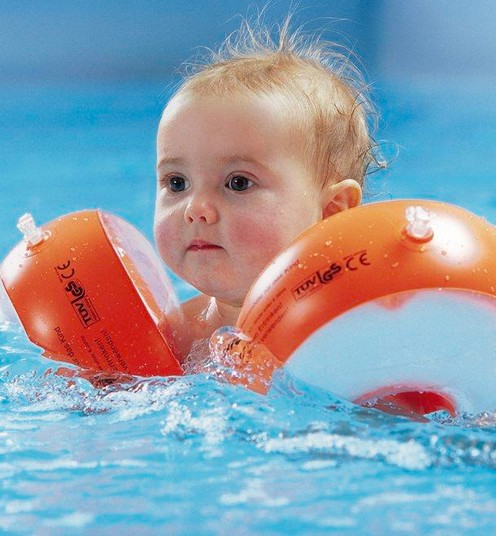 宝宝耳朵进水难处理，这3个方法正确护理宝宝！